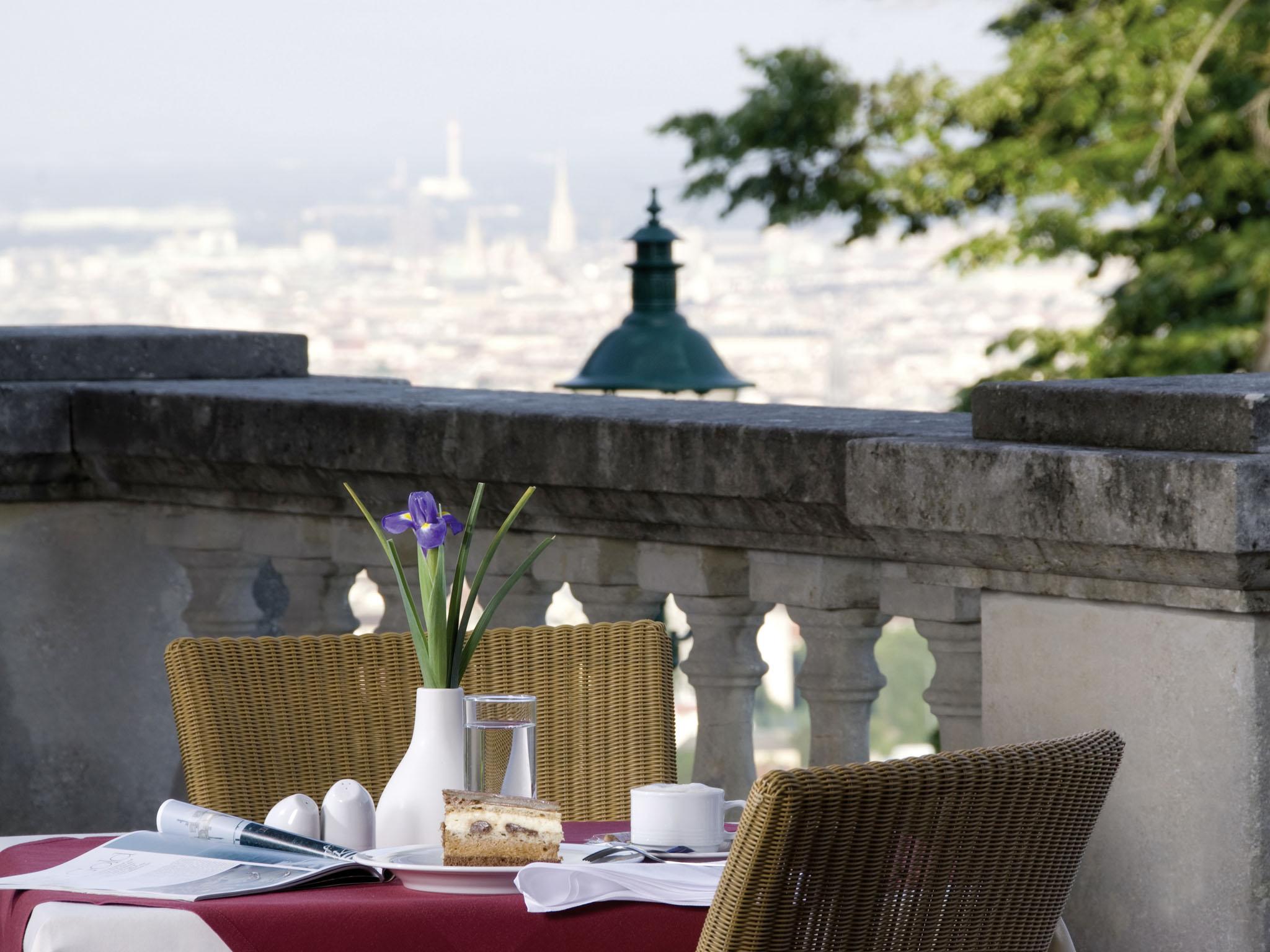 Austria Trend Schloss Wilhelminenberg Vienne